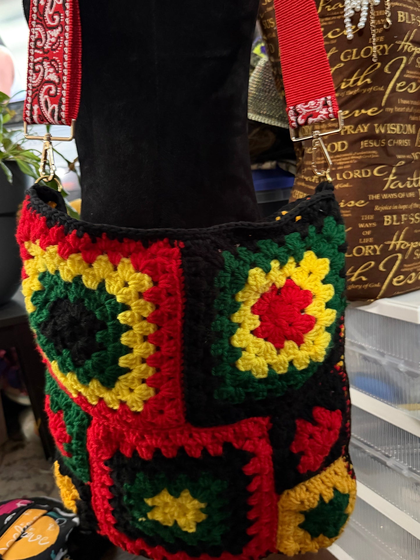 Crochet Statement Traveler Tote